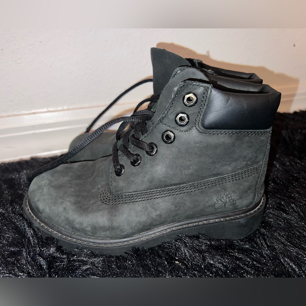 Boys timberland boots sz. 13